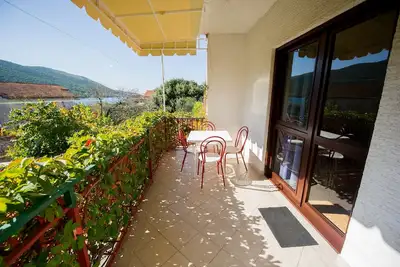 Image de Garçonnière avec le balcon et la vue sur le mer Grebastica (Sibenik) (As-14317-b)