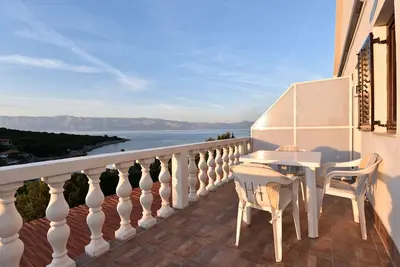 Image de Appartement de deux chambres avec la terrasse et la vue sur le mer Baie Zaraće (Gdinj), Hvar (A-4597-f)