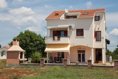 Image de Appartement de deux chambres avec la terrasse et la vue sur le mer Sukosan, Zadar (A-12313-c)
