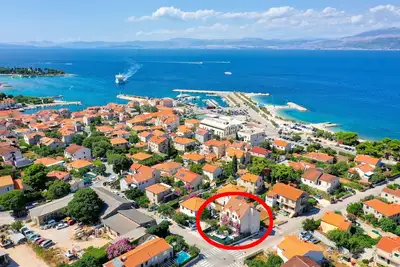 Image de Appartement de deux chambres avec la terrasse Supetar, Brac (A-12893-a)