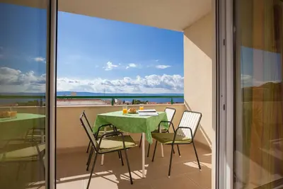 Image de Appartement d'une chambre avec la terrasse et la vue sur le mer Tucepi, Makarska (A-14457-a)