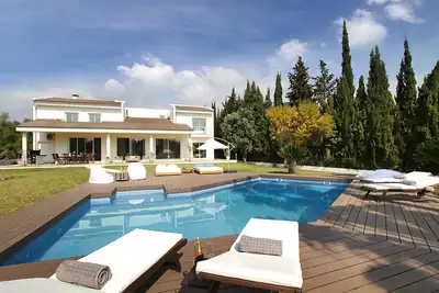 Image de Palmeras moderne est une villa de luxe 5 chambres, 4 salles de bains