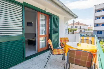Image de Appartement d'une chambre avec la terrasse et la vue sur le mer Biograd na Moru, Biograd (A-12829-a)