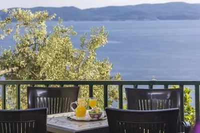 Image de Garçonnière avec le balcon et la vue sur le mer Brela, Makarska (As-11687-b)
