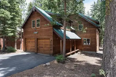 Image de Celtic Lodge: 3 Br / 2. 5 Ba maison / chalet Ă Homewood, pour 8 personnes
