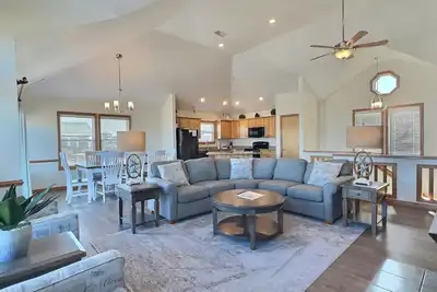 Image de Shell Castle Cottage- 4 Bdrm- À quelques pas de la plage- Piscine et spa communautaires