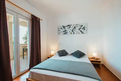 Image de Appartement de deux chambres prés de la plage Mastrinka, Ciovo (A-11711-a)