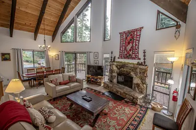 Image de Bunker: 4 Br / 2 Ba maison et location de ski à Tahoe City, 8 personnes