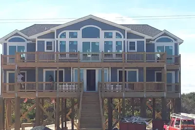 Image de Luxury Family Retreat, Salle de cinéma, ElevatedOceanViews, Piscine, HotTub, Grill, WiFi gratuit