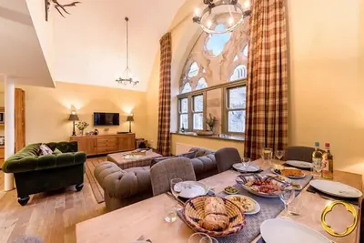 Image de Highland Club Direct Property - Appartement Talisker au monastère du Loch Ness - WiFi - Piscine