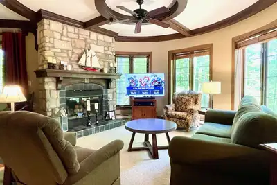 Image de Courte promenade au village piétonnier. Randonnée pédestre, vélo, natation, golf, nature, etc.