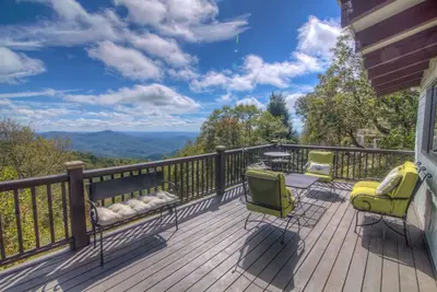 Image de Cottage de Charme avec de grandes vues, cheminée en pierre, grills, récemment rénové, Dog Friendly