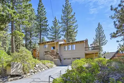 Image de 3 chambres / 2 salles de bain avec une vue fantastique de Sunny pont