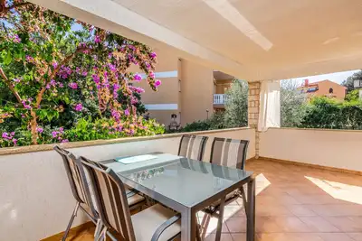 Image de Appartement d'une chambre avec la terrasse Pjescana Uvala, Pula (A-7349-b)