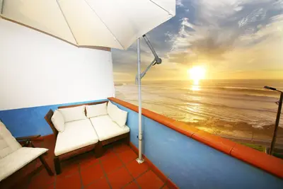 Image de Appartement avec terrasse sur le toit et barbecue dans le centre d'Ericeira et directement sur la mer