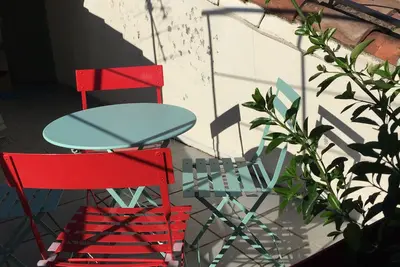 Appartement De Charme  Terrasse + Balcon Au Coeur De NÎMES Wifi Climatisation