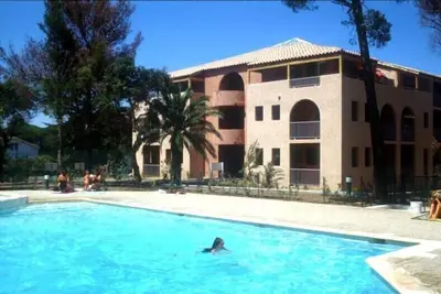 Image de Appartement pour 6 personnes avec piscine Ă quelques pas de la plage Ă Saint Aygulf