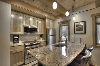 Image de Intérieur de luxe - WiFi privé - Plancher chauffant - Seulement 100 étapes pour soulever et la ville! ! !