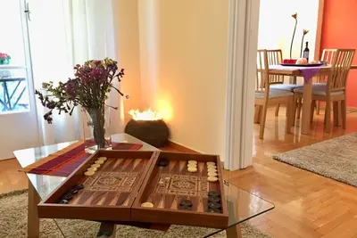 Le spacieux et lumineux appartement d’Eli sous l’Acropole