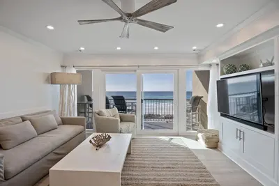 Image de Plongez dans l'eau, jouez dans le sable, Rejuvenez! 205- Destin Seafarer