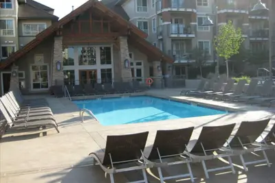 Image de Waterscapes Resort. Cette location propriété est située dans la belle ville de Kelowna, en Colombie-Britannique, au Canada et nous nous réjouissons de votre demande et \/ ou réservation.