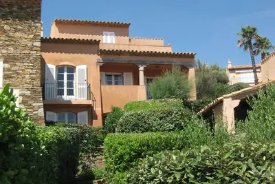 Image de les pieds dans l'eau, appartement luxueux