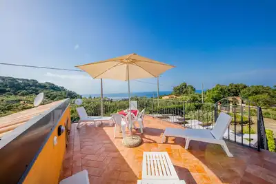 Image de Green Hills House - Grand Apt - Wifi - Terrasse vue mer - Parking pvt