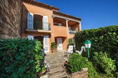 Image de Pieds dans l'eau, bel appartement de plein pied avec terrasses et vue mer