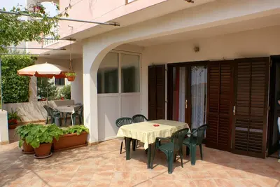 Image de Appartement de deux chambres avec la terrasse Mandre, Pag (A-523-b)