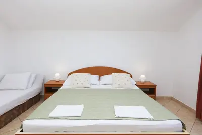Image de Appartement d'une chambre avec le balcon et la vue sur le mer Grebastica, Sibenik (A-4881-b)