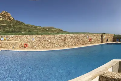 Image de Azure Cottage: Bel appartement moderne de 3 chambres avec piscine commune
