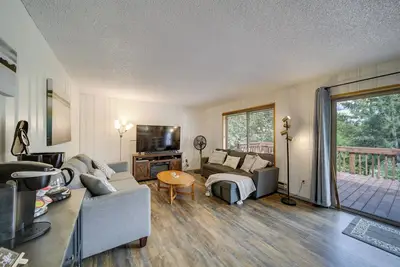 Image de Cozy Worley Cabin avec accès au lac et barbecue au gaz!