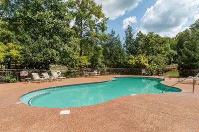 Image de 4 / 3Theater / Billiards / Arcade / Acreage / Hot Tub / Pool, Pêche / Parc / FirePit