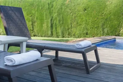 Image de Buganvilla House, Luxe Proche De La Mer. Plage, piscine et jardin, barbecue, air, wifi