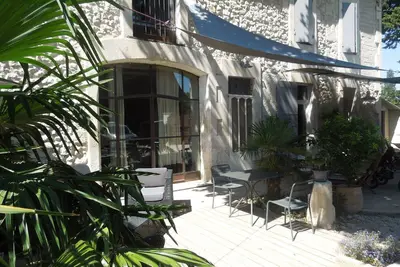 Image de Joli Mas Provencal Avec Grande Piscine Chauffee Entre Alpilles Et Luberon