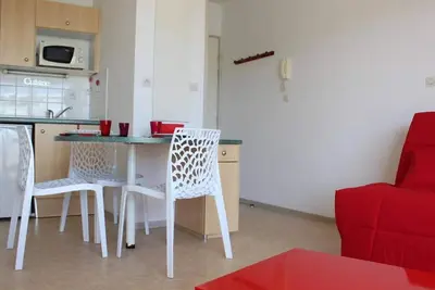 Image de Appartement 2 pièces avec piscine et parking, proche plage, La Rochelle