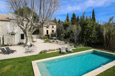 Image de Ancienne bergerie entièrement rénovée. Piscine sans chlore