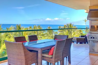 Image de Maui Resort Rentals: Honua Kai - Incroyable 5 chambres Oceanfront Gem, plus de 3800 pieds carrés combinés. Ft. avec 2 Viking B. B. Q. s!