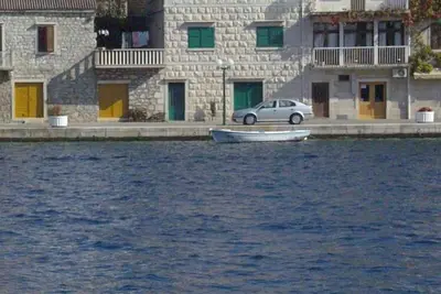 Image de Appartement de trois chambres avec la terrasse et la vue sur le mer Povlja, Brac (A-710-a)