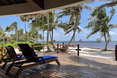 Image de À couper le souffle, luxueuse villa en bord de mer!