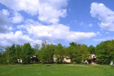 Image de 35 ha de nature préservée et nombreuses activités en Village de Vacances ****
