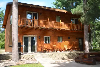 Image de Reel Inn 'Lodge' sur la rivière Au Train, près du lac Supérieur