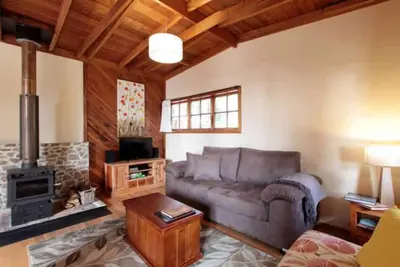 Image de Le chalet-réveillez-vous au son de l'avifaune indigène