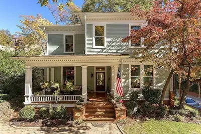 Image de Event space and movie location only:  Luxury with Southern Charm