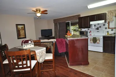 Image de Garden House situé sur un acre au coeur de la ville