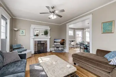 Image de Luxe et Funk près de Uptown & Eat Street ~ 6 chambres, équipements haut de gamme!