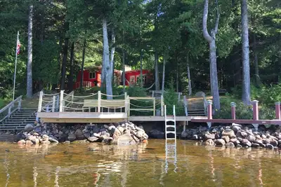 Image de Front de mer direct surplombant la forêt sauvage pour toujours dans une rue sans issue cachée