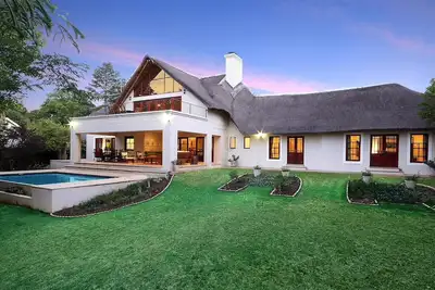 Image de Magnifique maison de luxe, idéale pour le travail ou les loisirs. Tous les équipements inclus