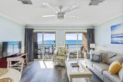 Image de 18- Lever du soleil, coucher de soleil, ce que vous voyez est ce que vous obtenez dans ce club de Beach Front Condo-Coral Reef