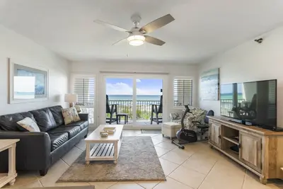 Image de Beachfront Condo 105, réveillez-vous au soleil. Destin Seafarer